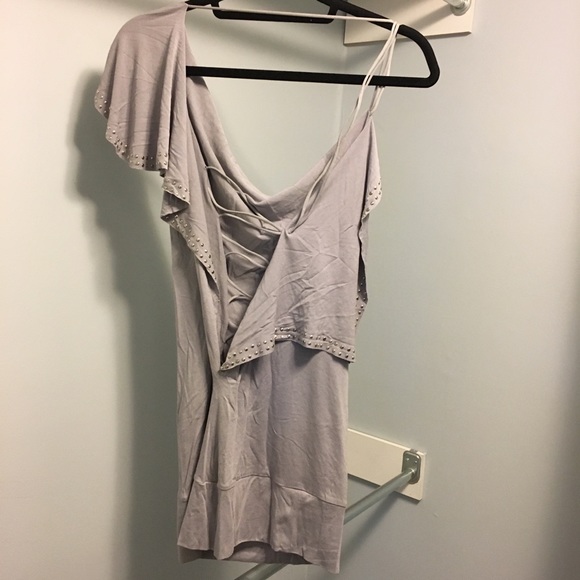 Off shoulder/open back Top - Picture 2 of 6